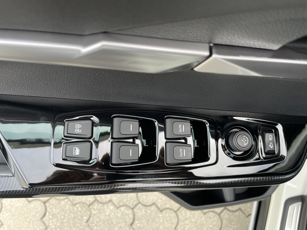 KGM Actyon Premium AT / FWD / WAA