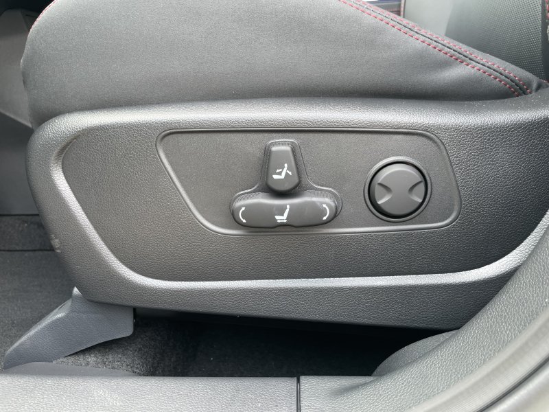 KGM Actyon Premium AT / FWD / WAA