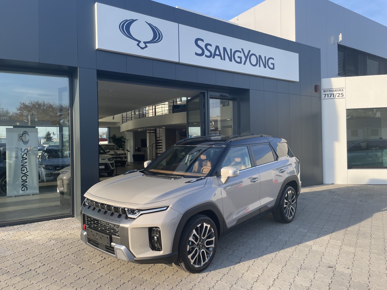 KGM Torres HEV Clever AT / FWD / 2BL / E16 / TAZ / VEA