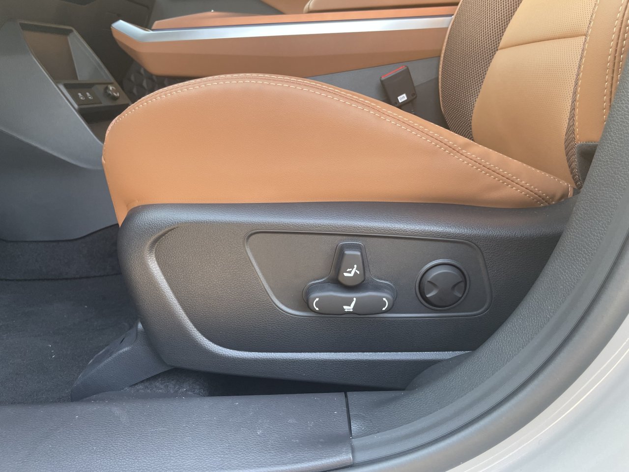 KGM Torres HEV Clever AT / FWD / 2BL / E16 / TAZ / VEA