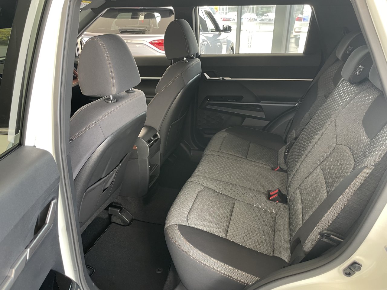 KGM Torres HEV Style AT / FWD / WAA