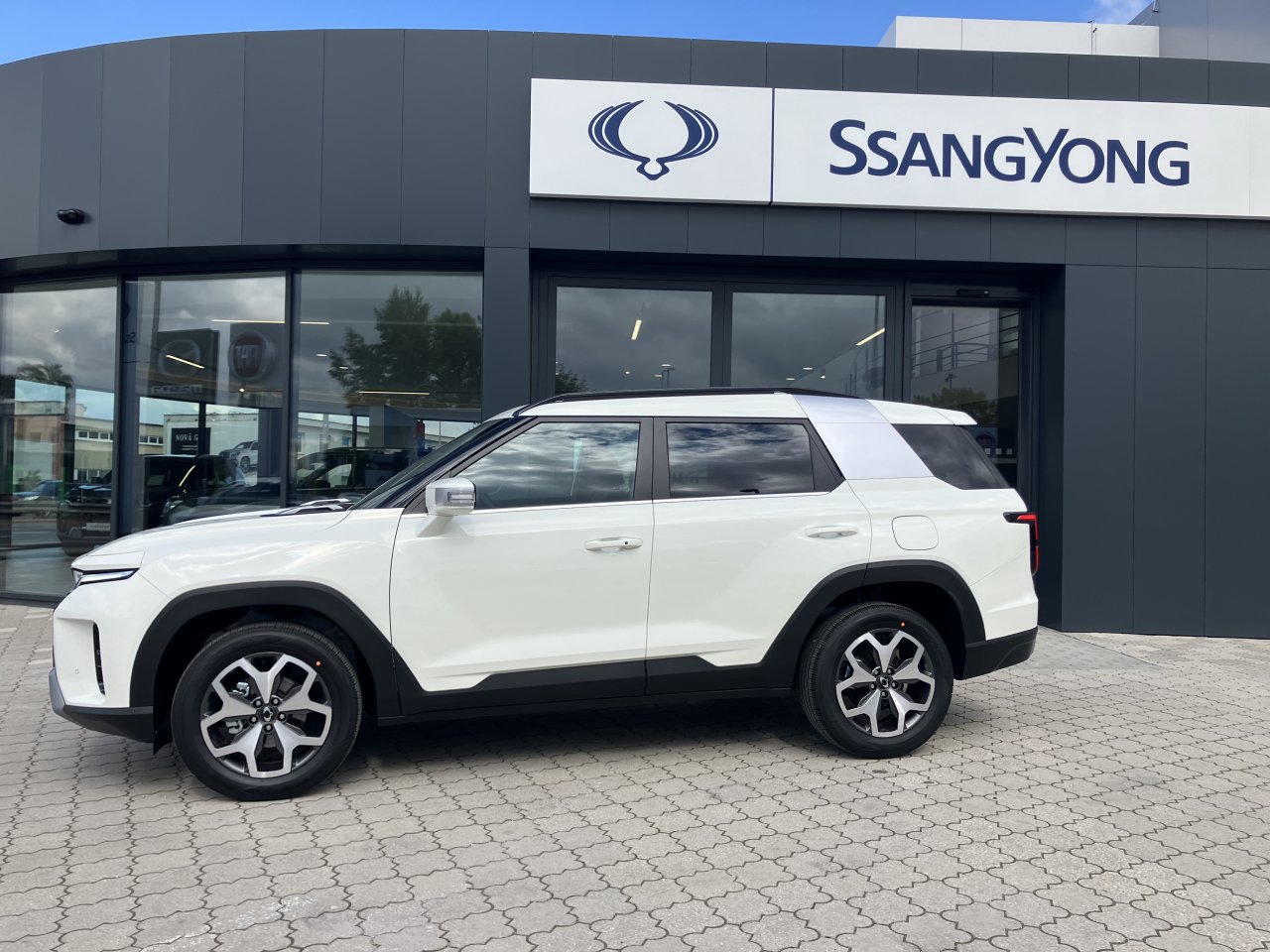 KGM Torres HEV Style AT / FWD / WAA