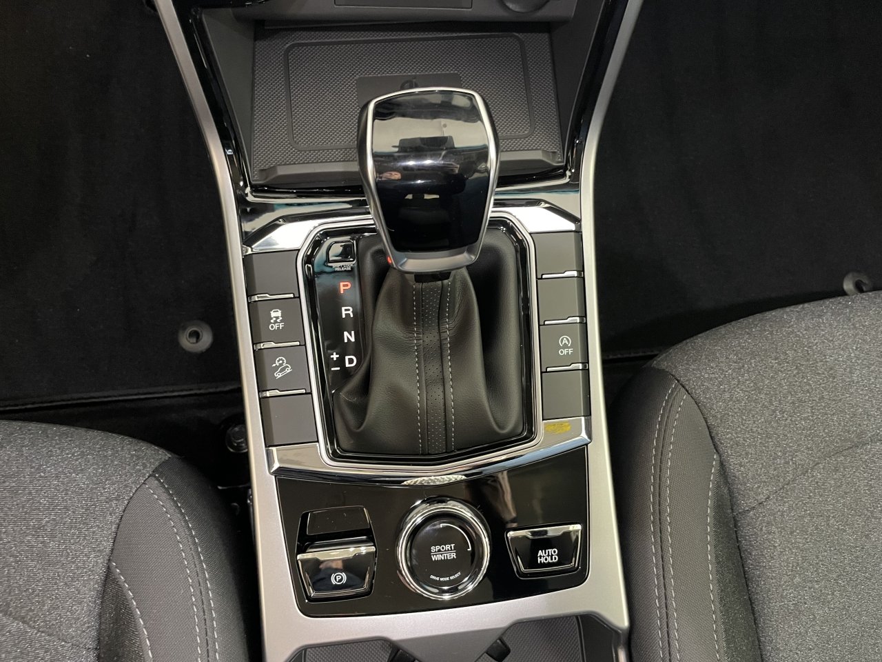 KGM Korando Style+ AT / FWD / AT / ADE / BLACK / TECH