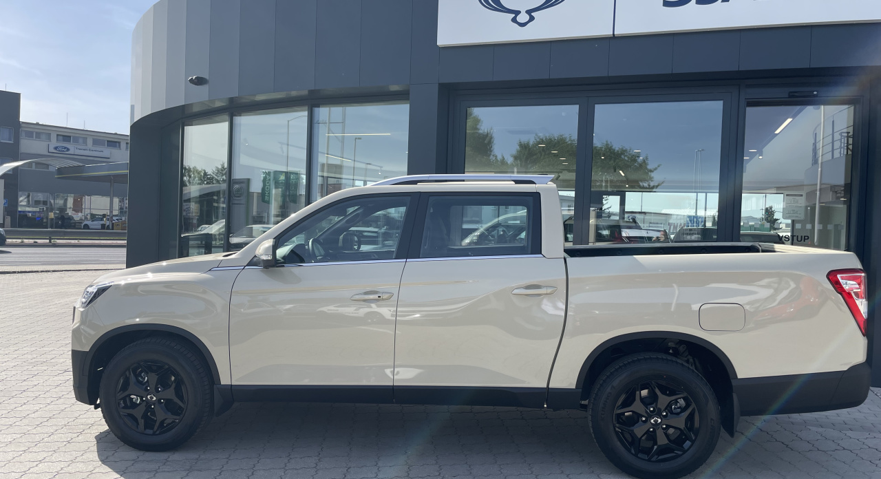 KGM Musso Grand Premium AT / AWD / EBK