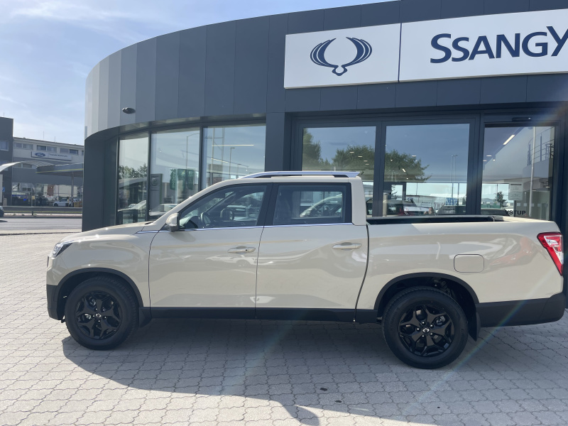 KGM Musso Grand Premium AT / AWD / EBK