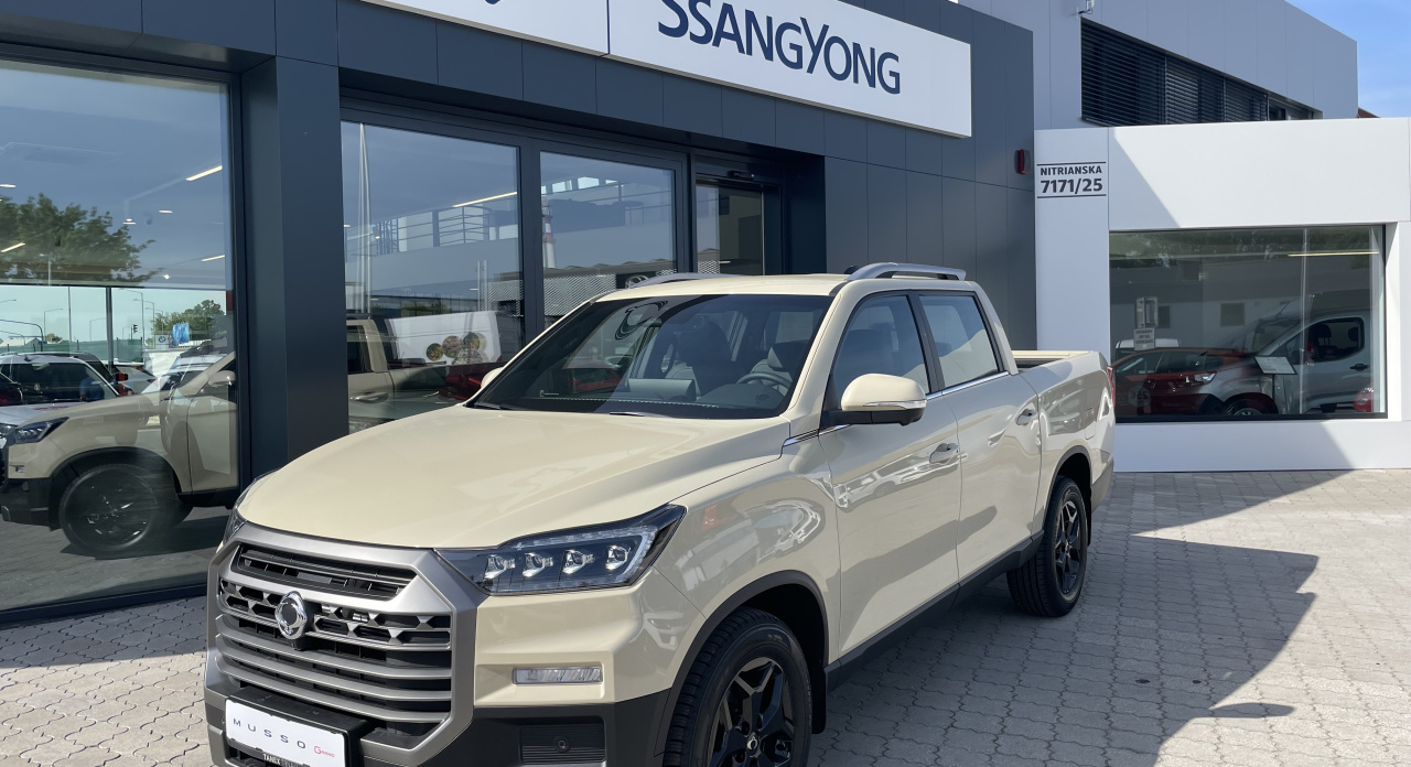 KGM Musso Grand Premium AT / AWD / EBK