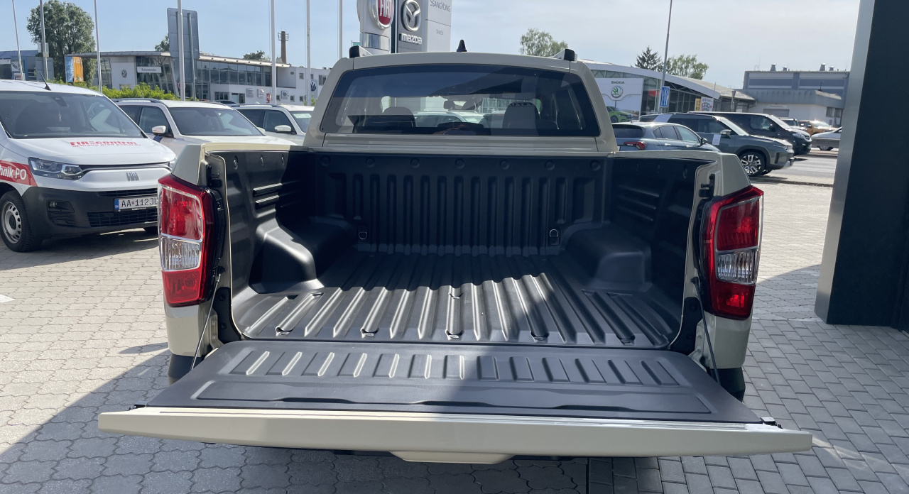 KGM Musso Grand Premium AT / AWD / EBK