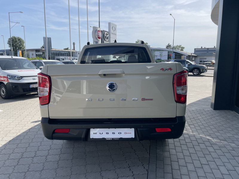 KGM Musso Grand Premium AT / AWD / EBK