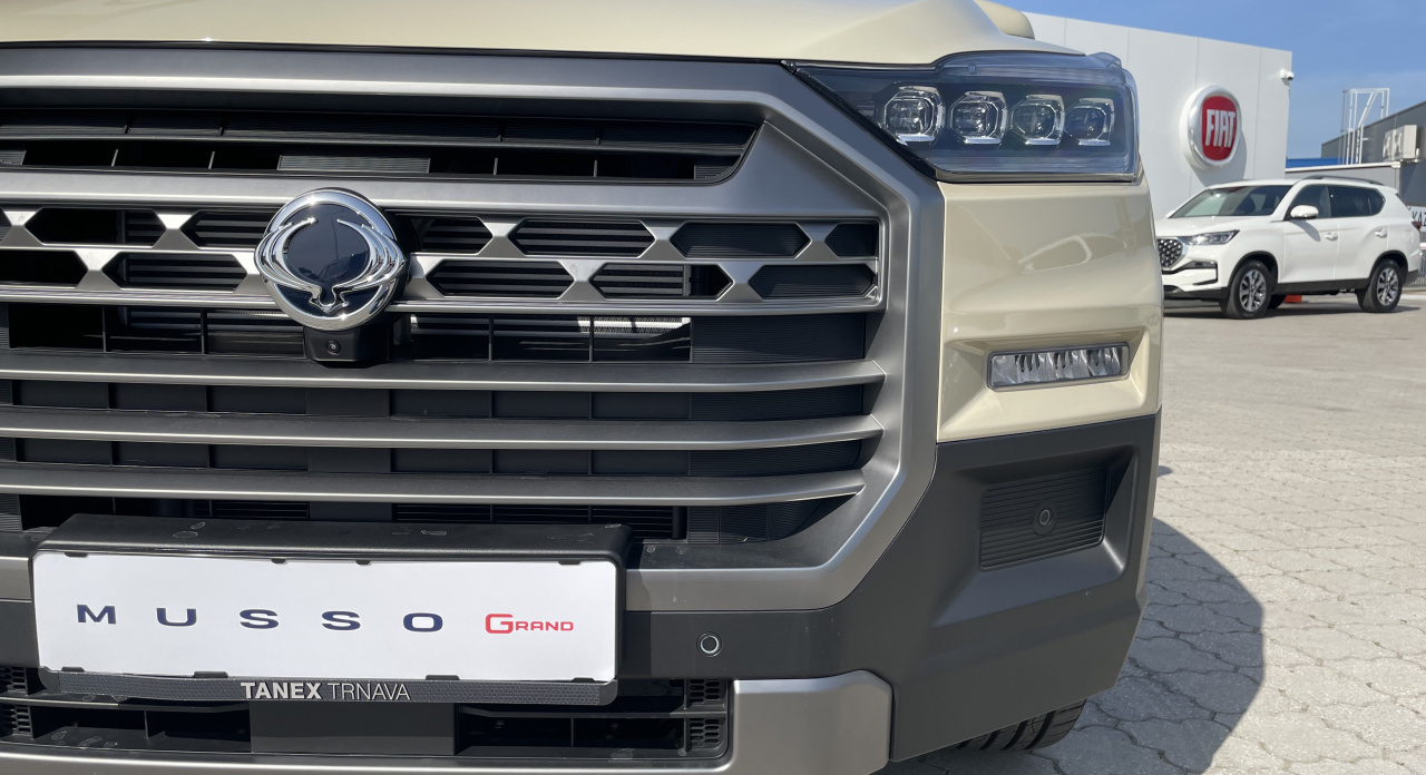 KGM Musso Grand Premium AT / AWD / EBK
