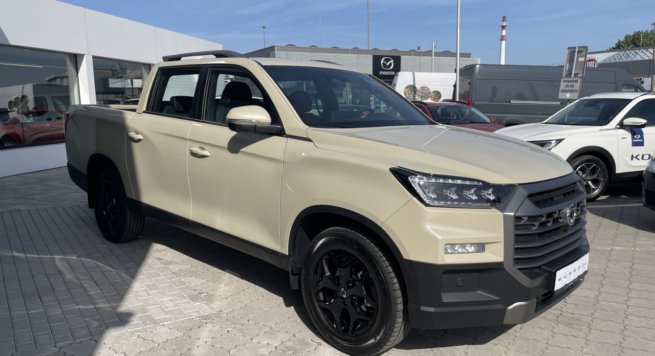 KGM Musso Grand Premium AT / AWD / EBK