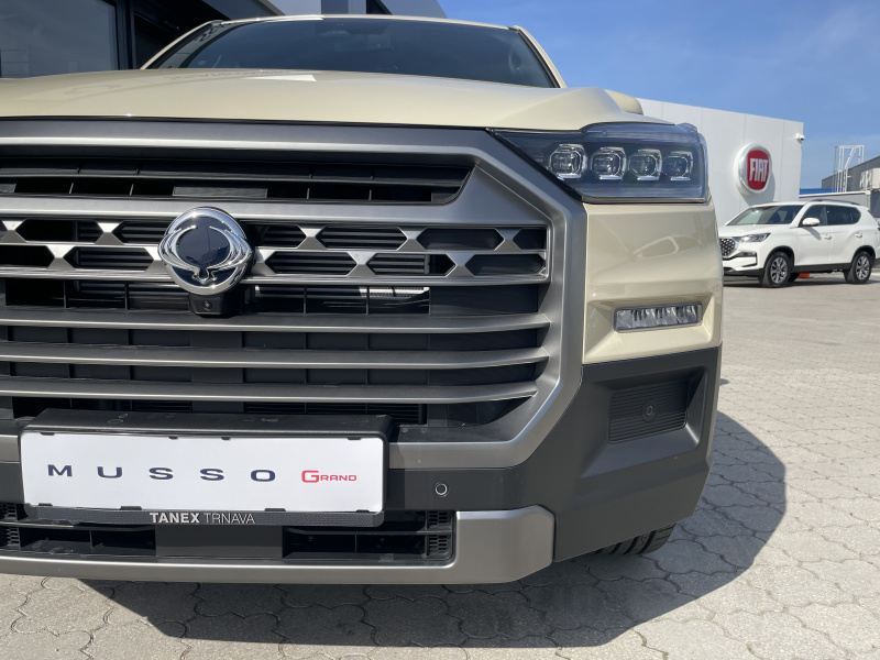 KGM Musso Grand Premium AT / AWD / EBK