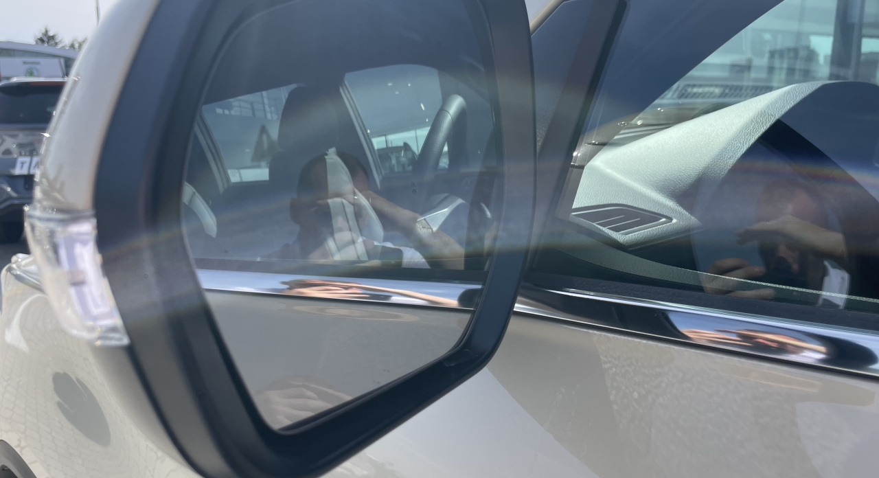 KGM Musso Grand Premium AT / AWD / EBK