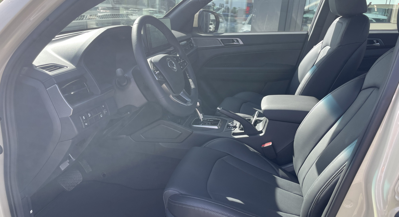 KGM Musso Grand Premium AT / AWD / EBK