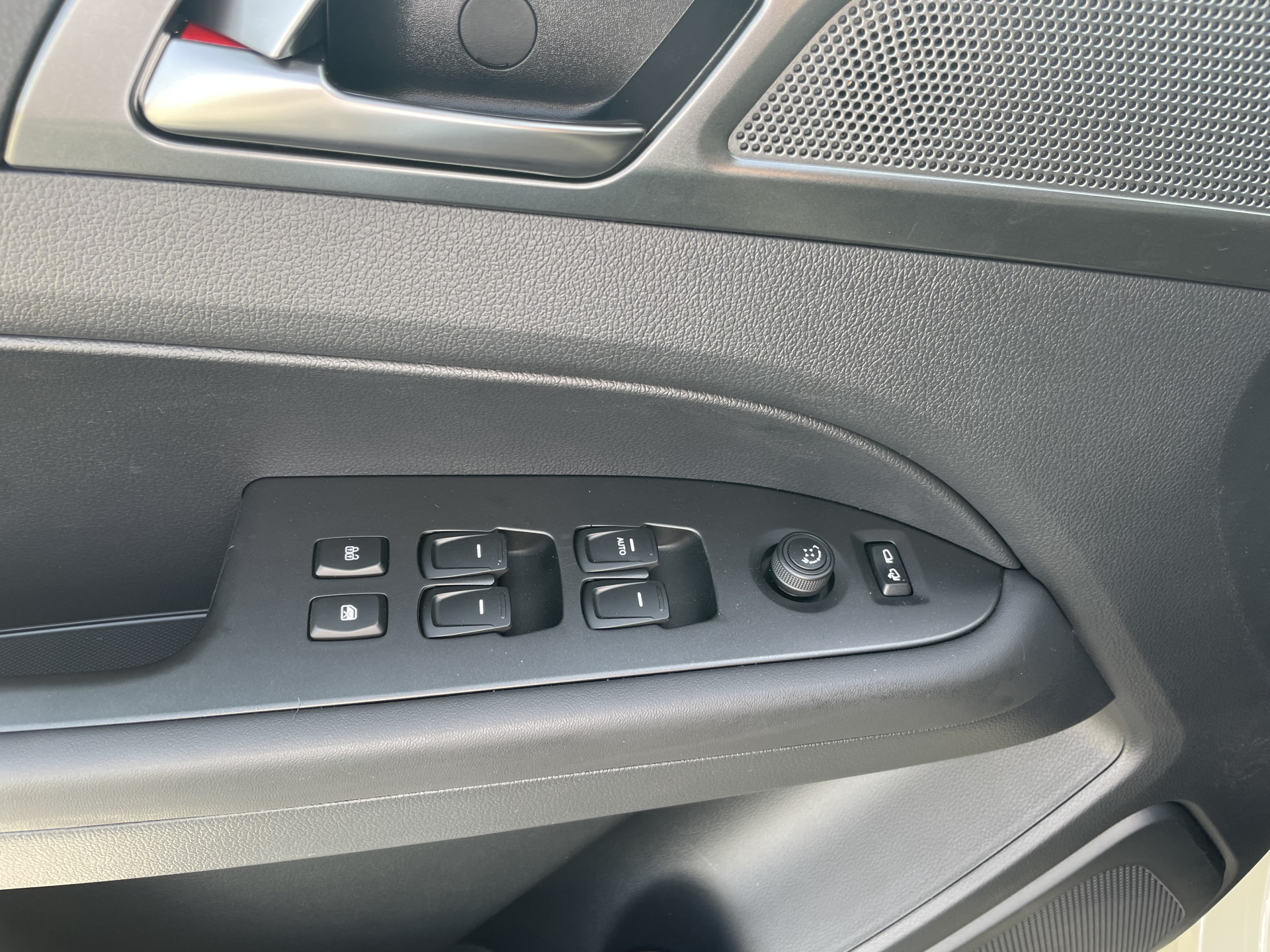 KGM Musso Grand Premium AT / AWD / EBK