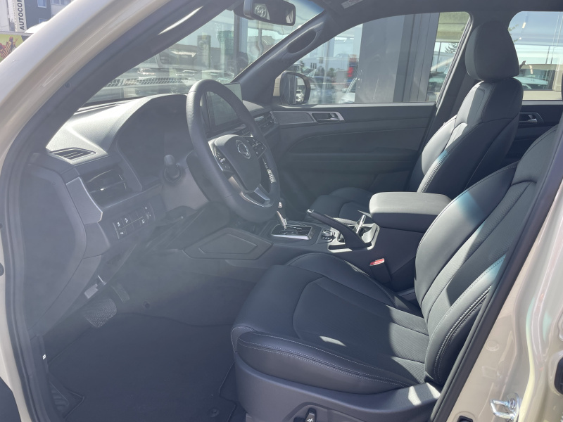 KGM Musso Grand Premium AT / AWD / EBK