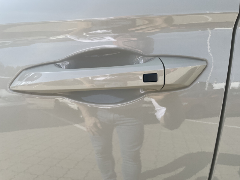 KGM Musso Grand Premium AT / AWD / EBK