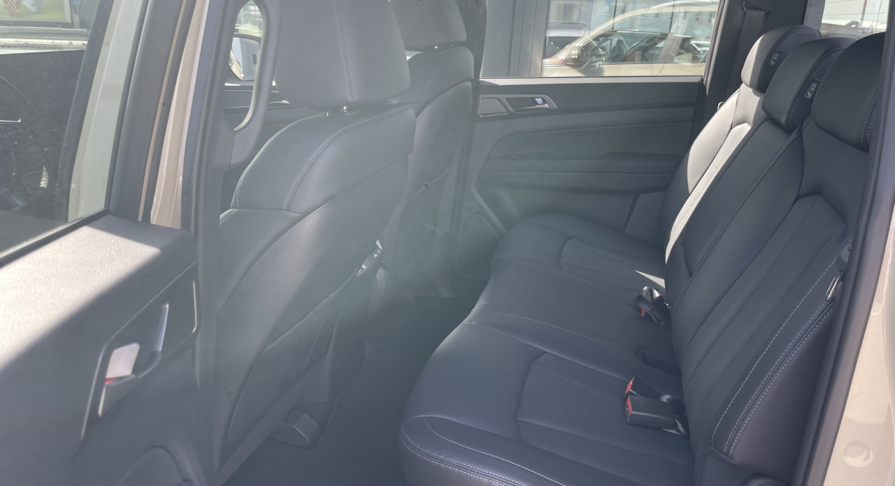 KGM Musso Grand Premium AT / AWD / EBK