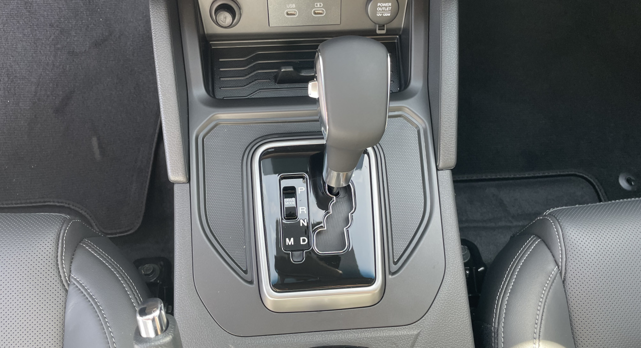 KGM Musso Grand Premium AT / AWD / EBK